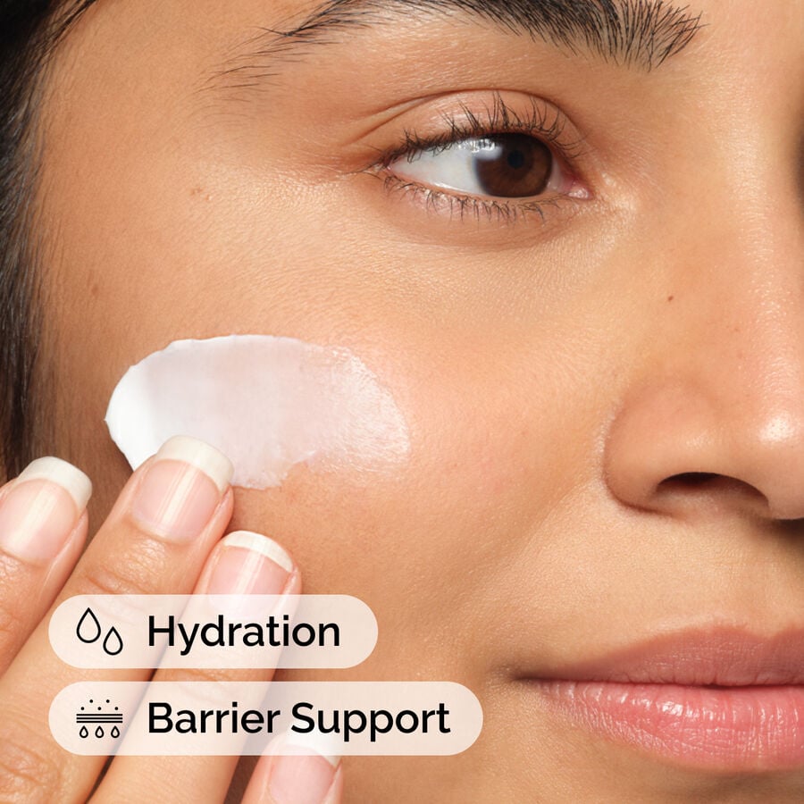 natural-moisturizing-factors-ha-v7 ord-natural-moisturizing-factors-ha-model-application-with-benefits.jpg